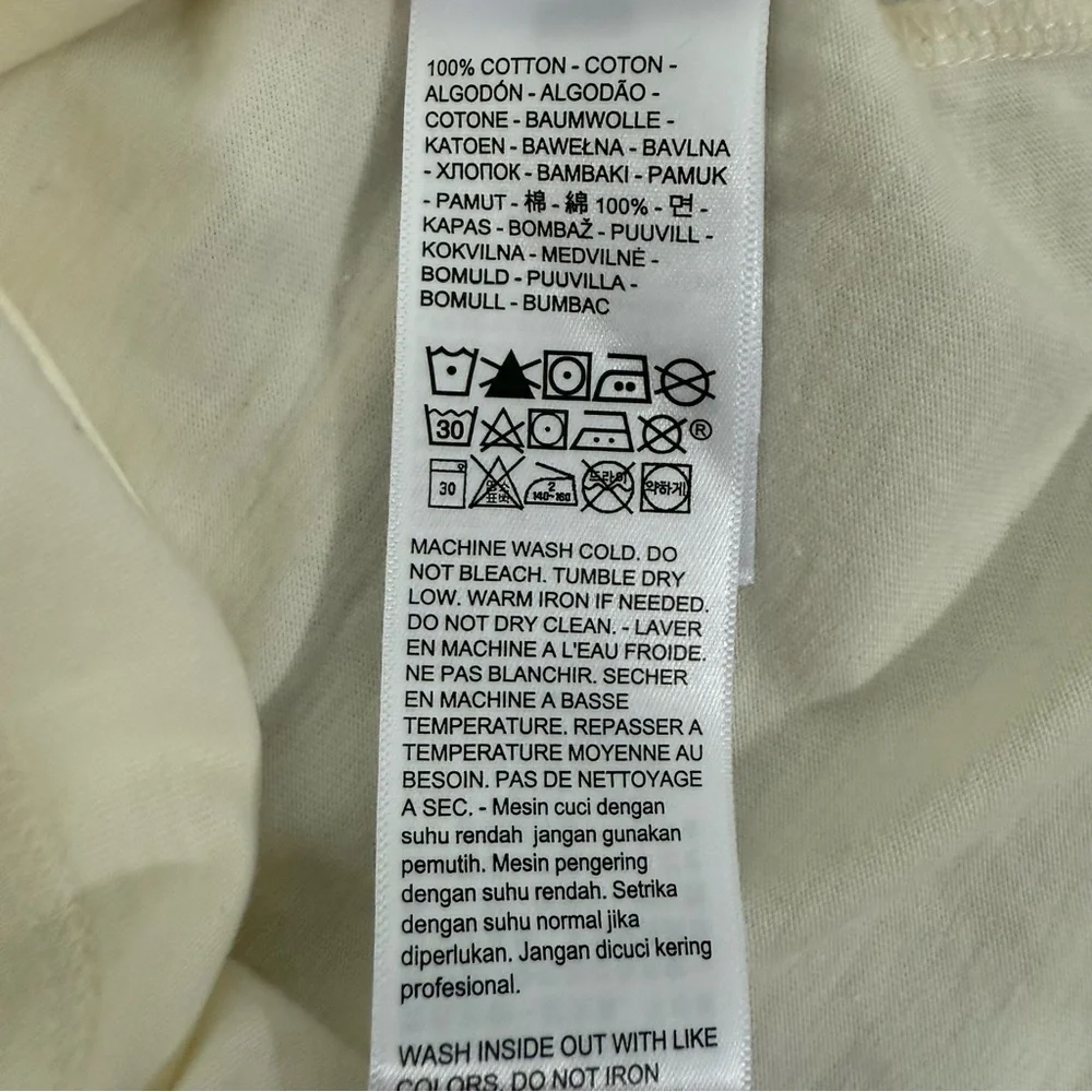 Women’s Levi’s Perfect T-Shirt Moody Spot The Tab Cowboy Boots Graphic Small - Picture 12 of 16